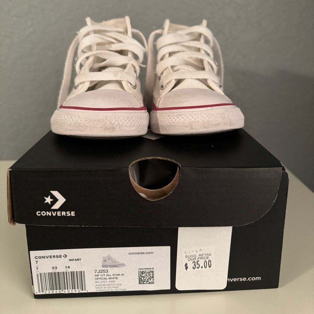 Toddler Converse Shoes. Size 7C